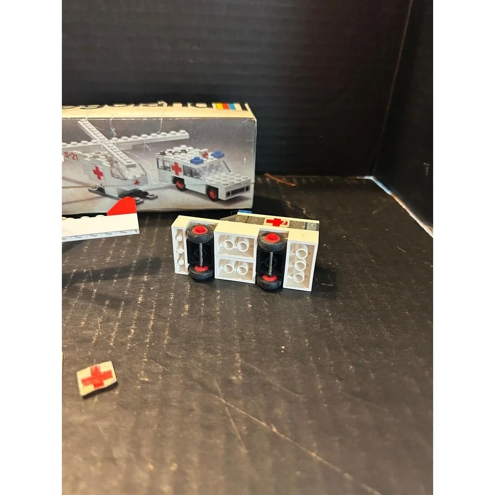 Vintage Lego 653 Rescue Units ambulance helicopter Legoland 653-1 Orig Box